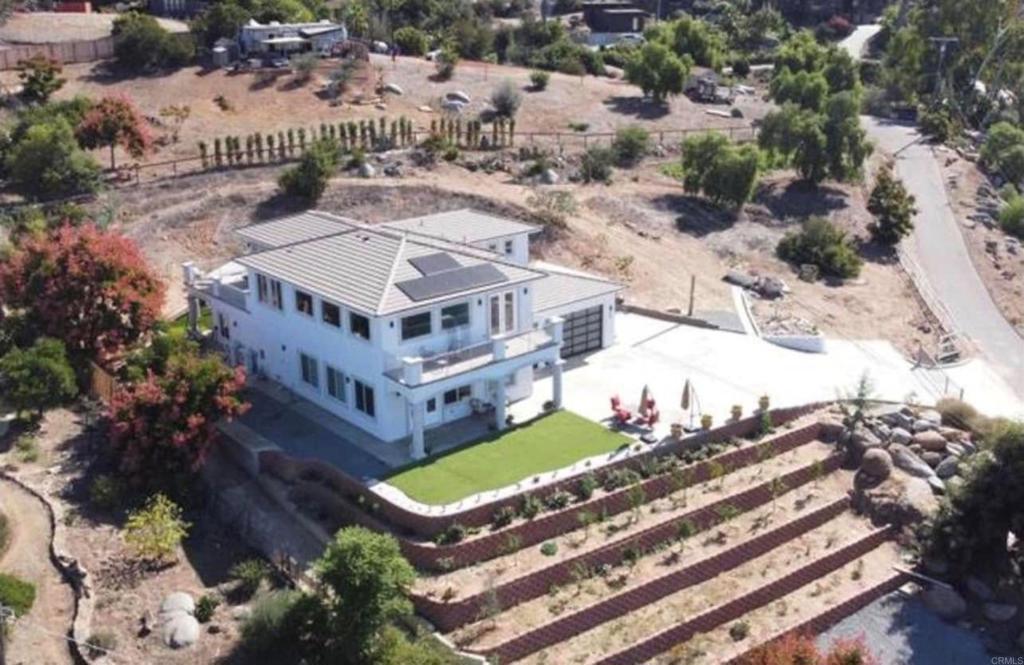 main property photo 5
