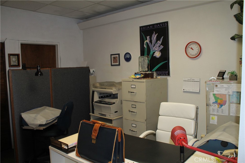 main property photo 30