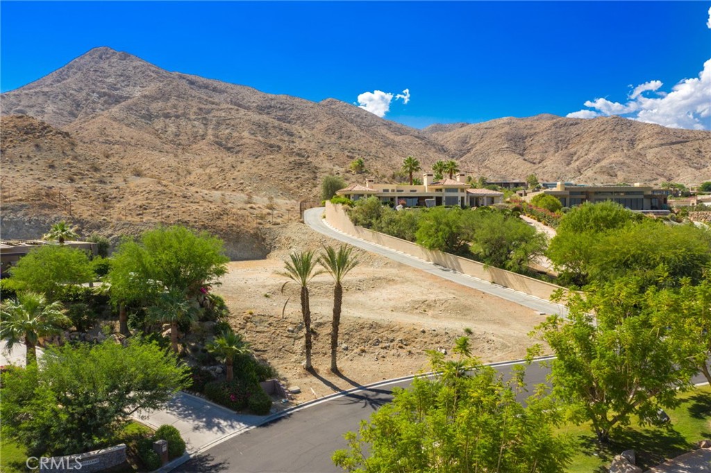 main property photo 18