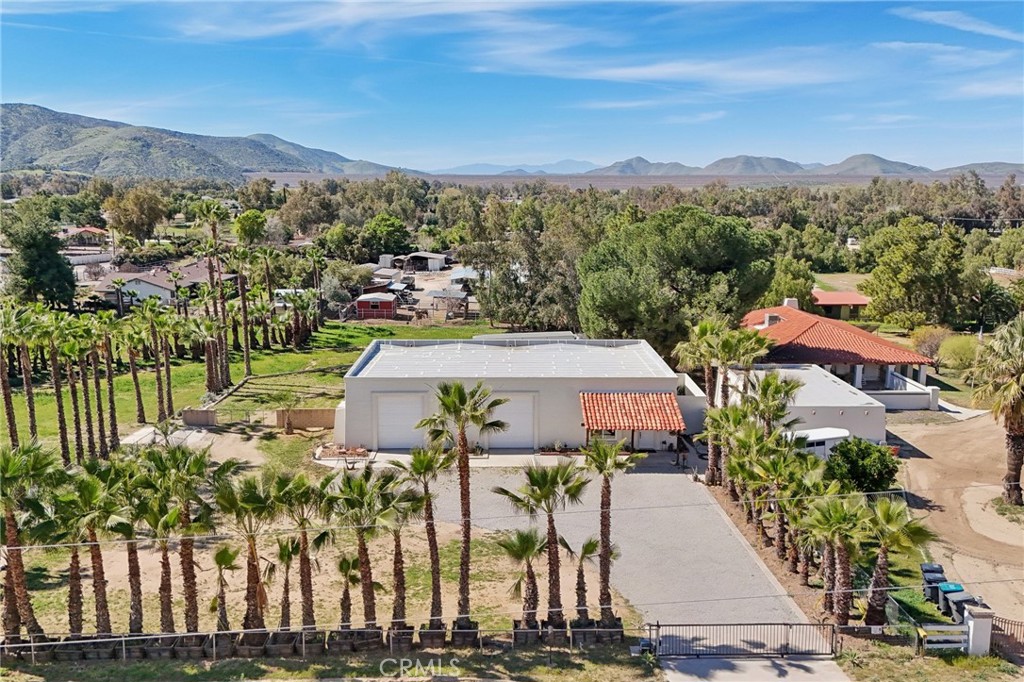 main property photo 40
