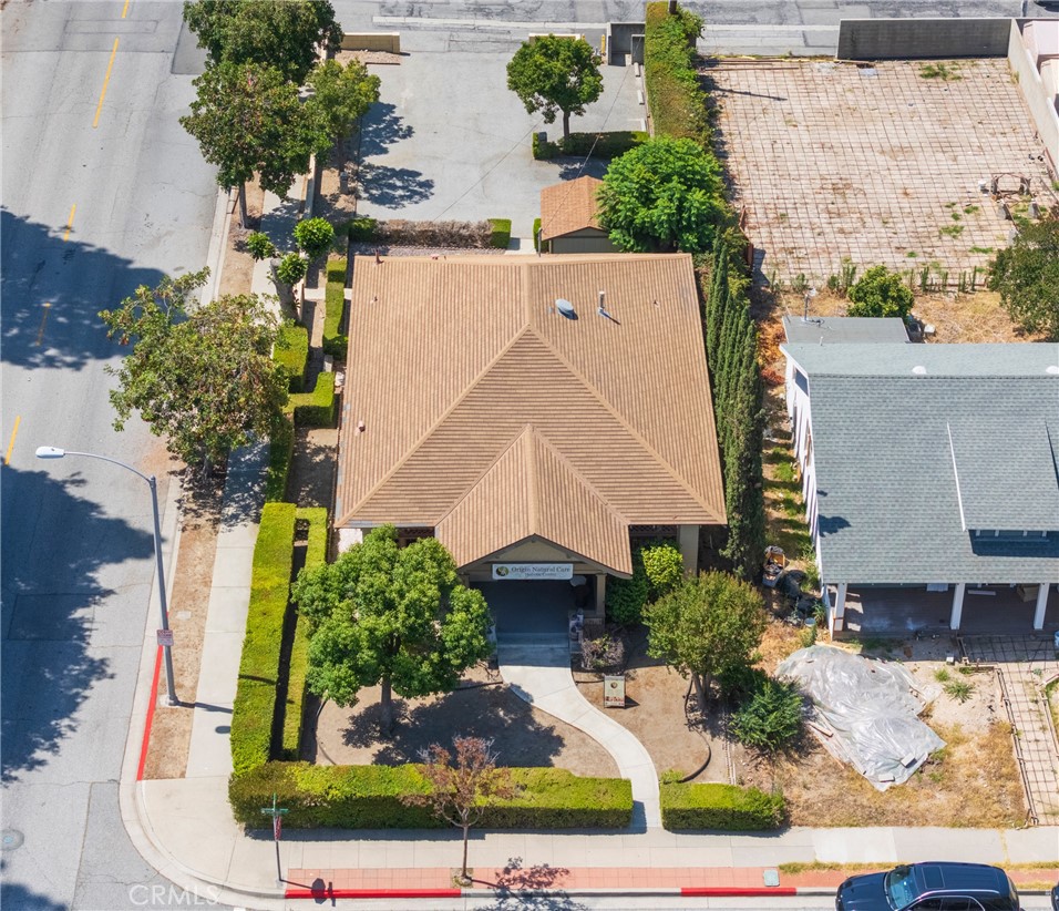 main property photo 37