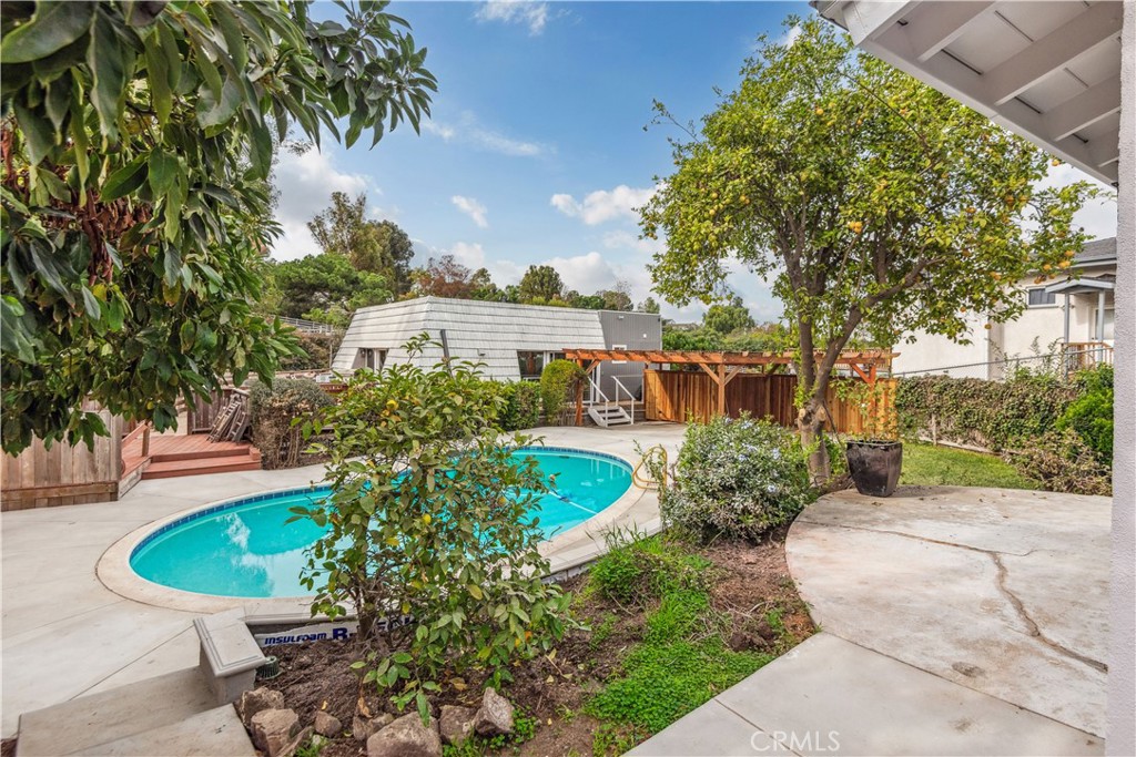 main property photo 16
