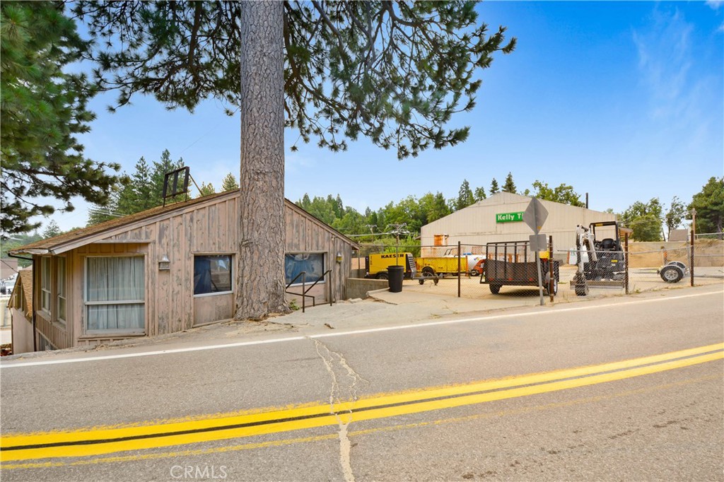 main property photo 10