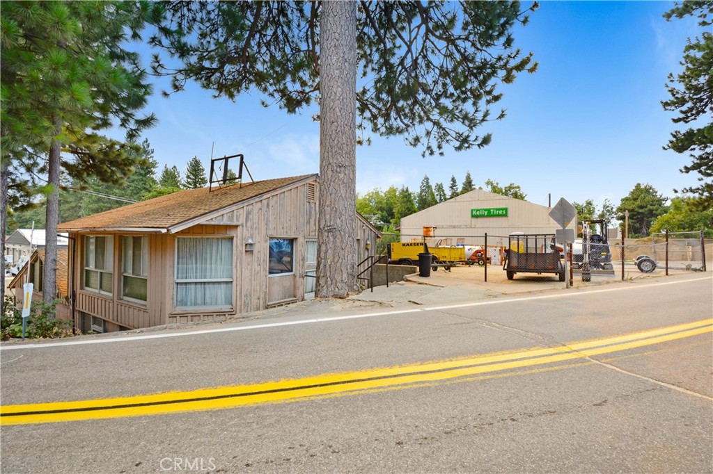 main property photo 9