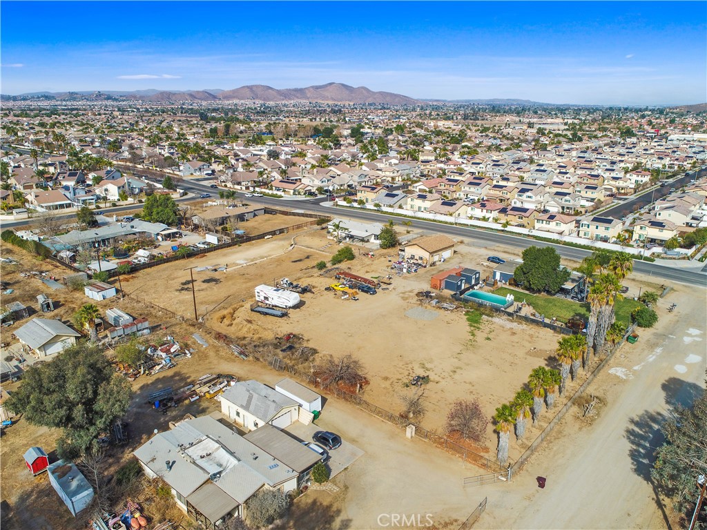 main property photo 13