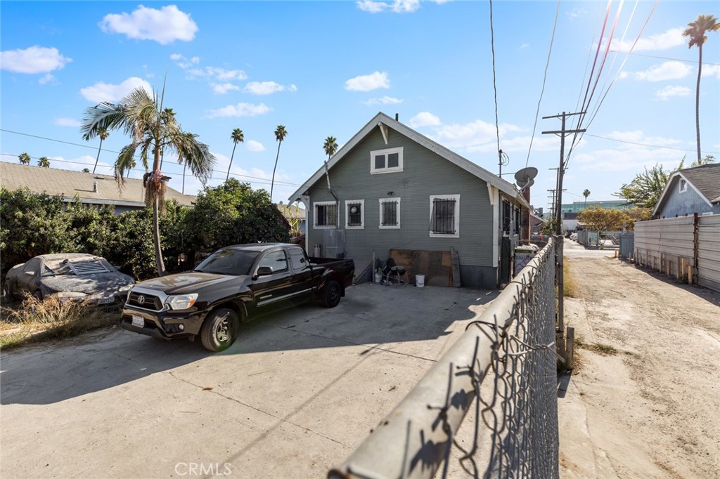 main property photo 6
