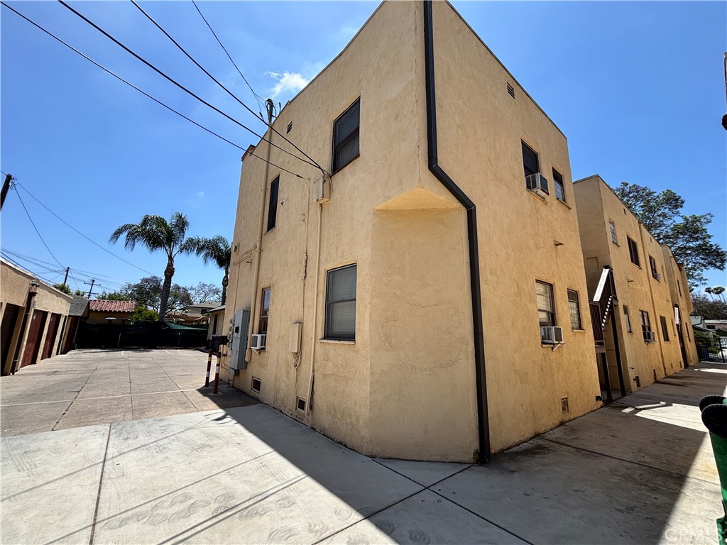 main property photo 7