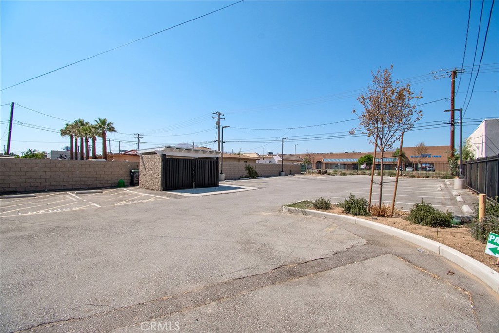 main property photo 28