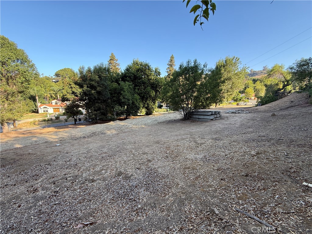 main property photo 11