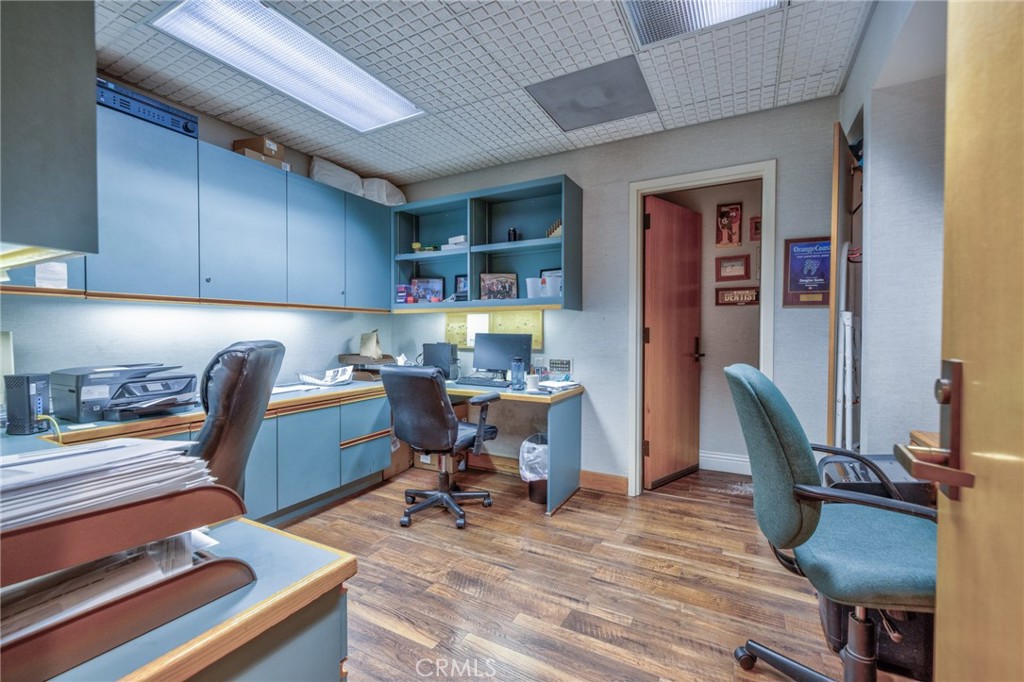 main property photo 28