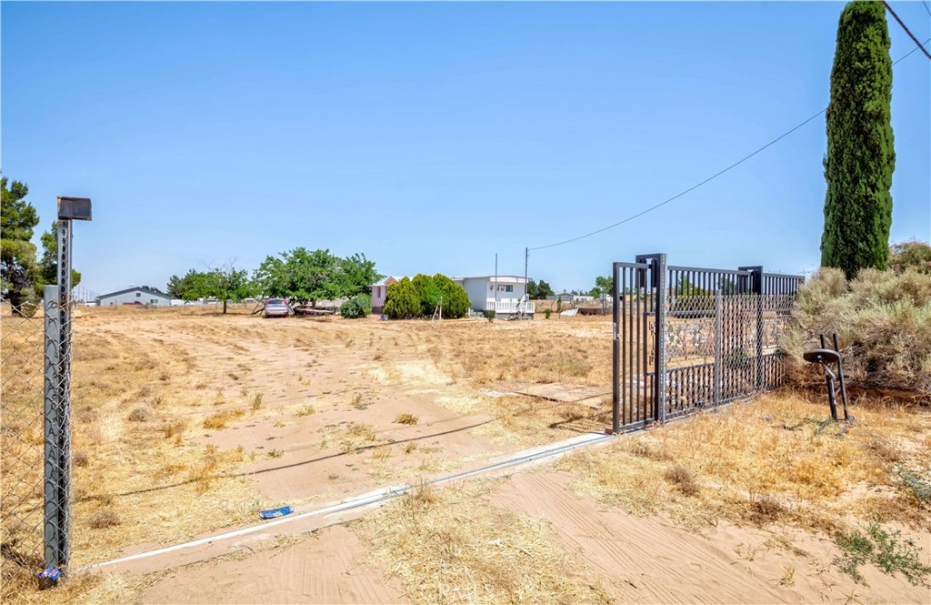 main property photo 9
