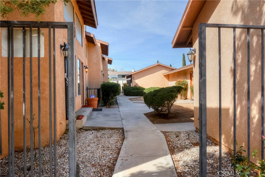 main property photo 11