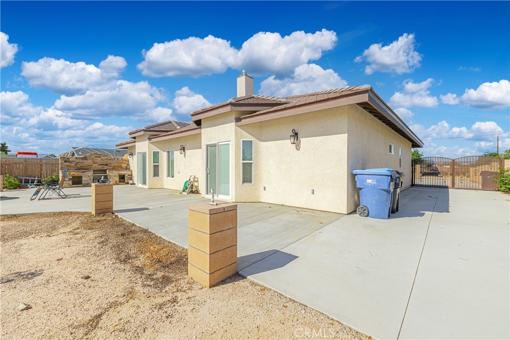 main property photo 23