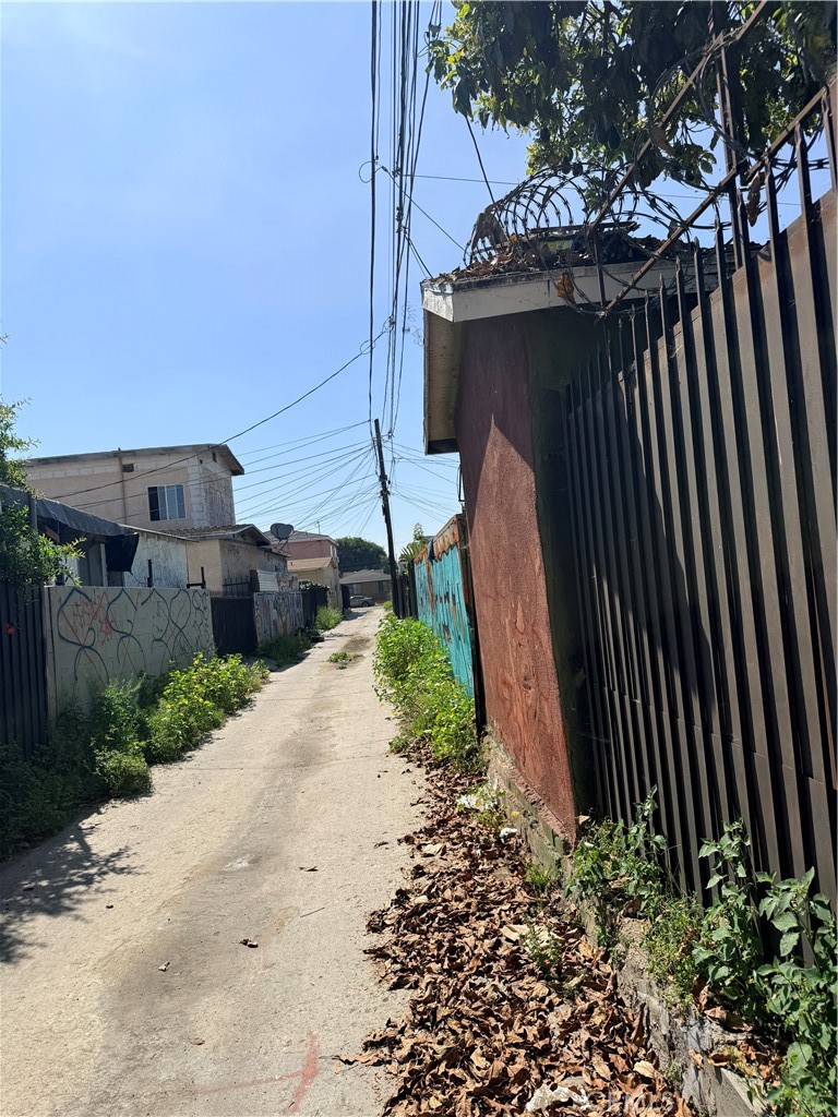 main property photo 32