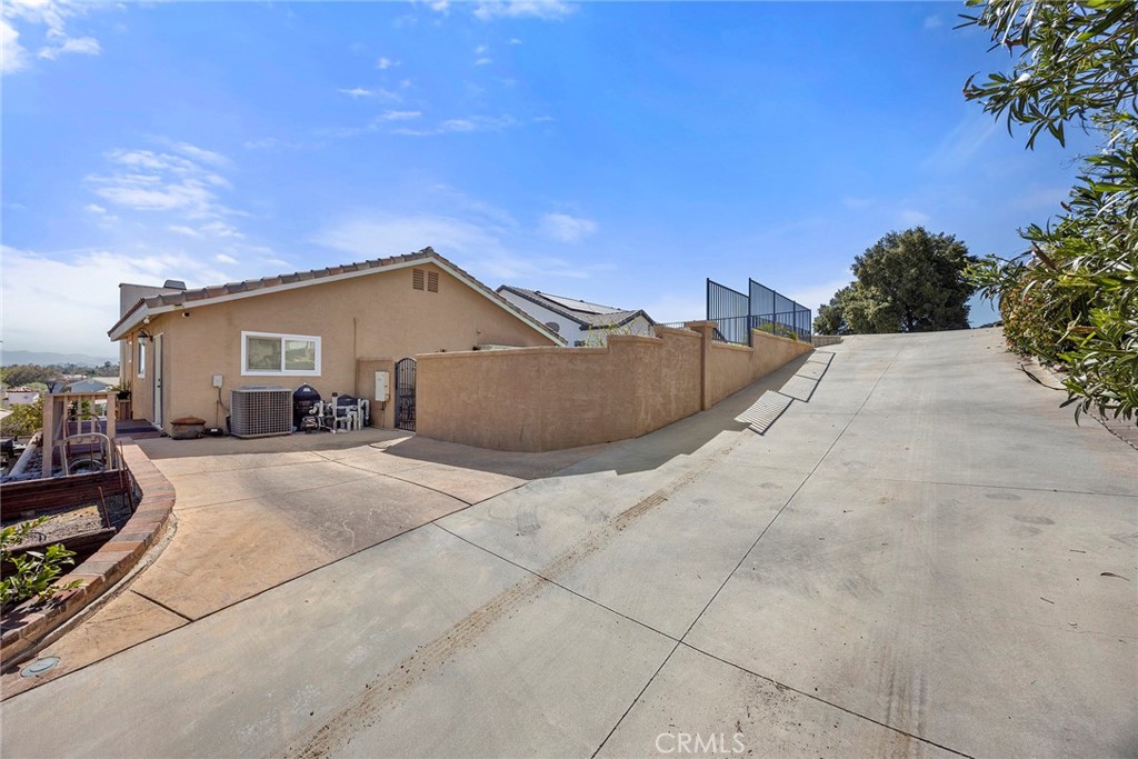 main property photo 40