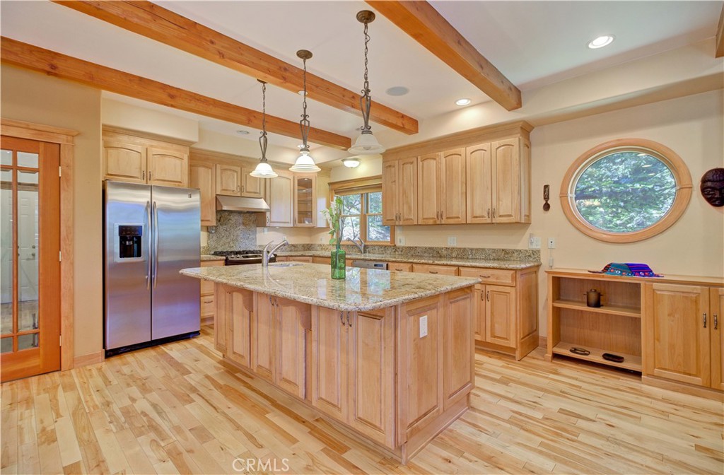 main property photo 6