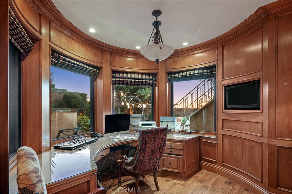main property photo 27