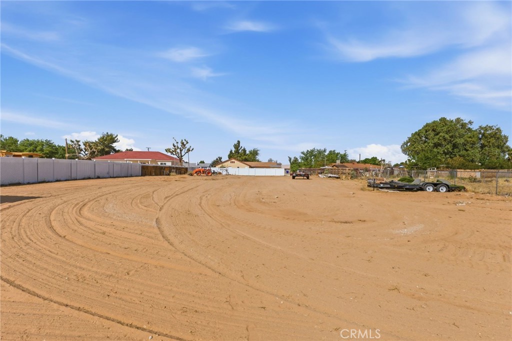 main property photo 40