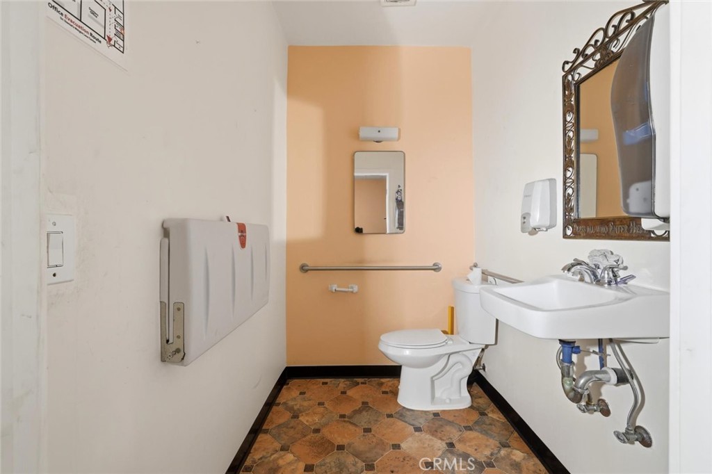 main property photo 36