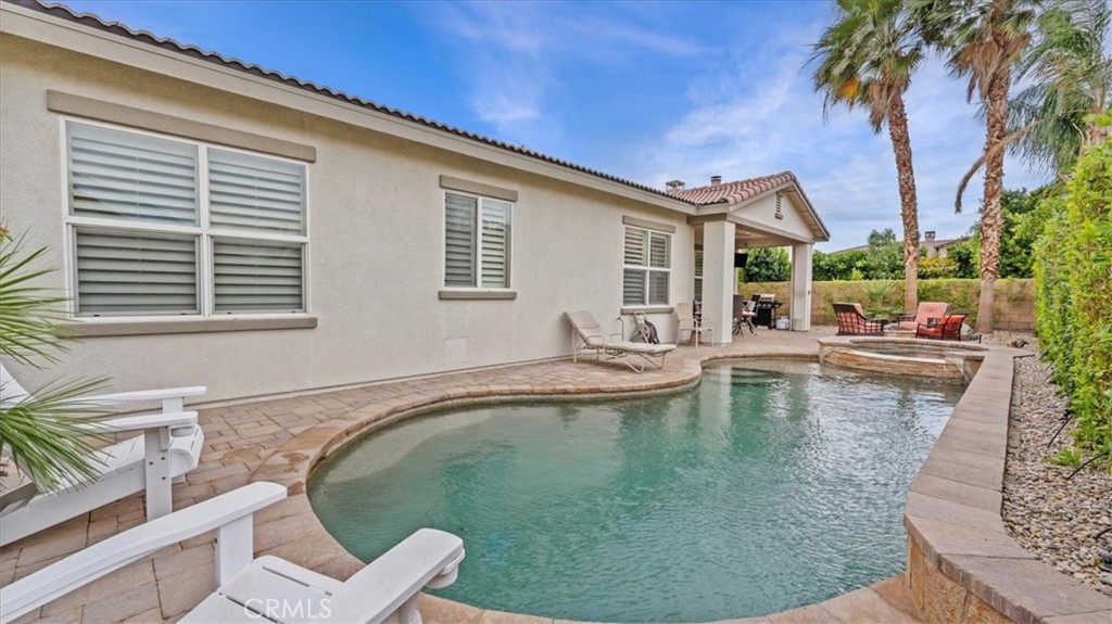 main property photo 29