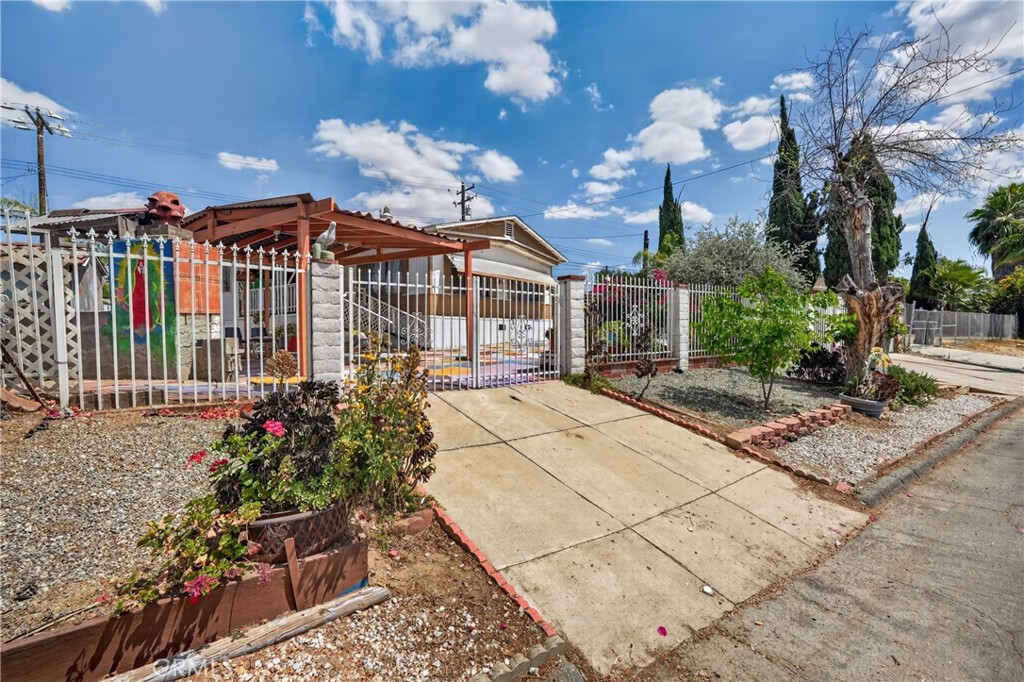 main property photo 29