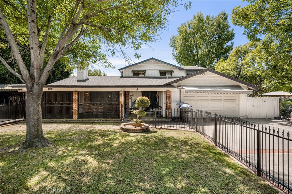 main property photo 12