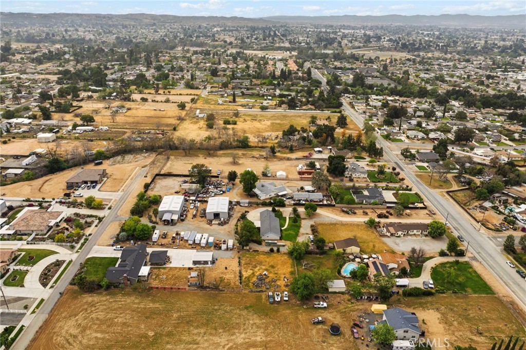 main property photo 11