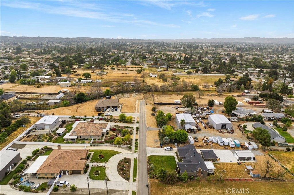 main property photo 13
