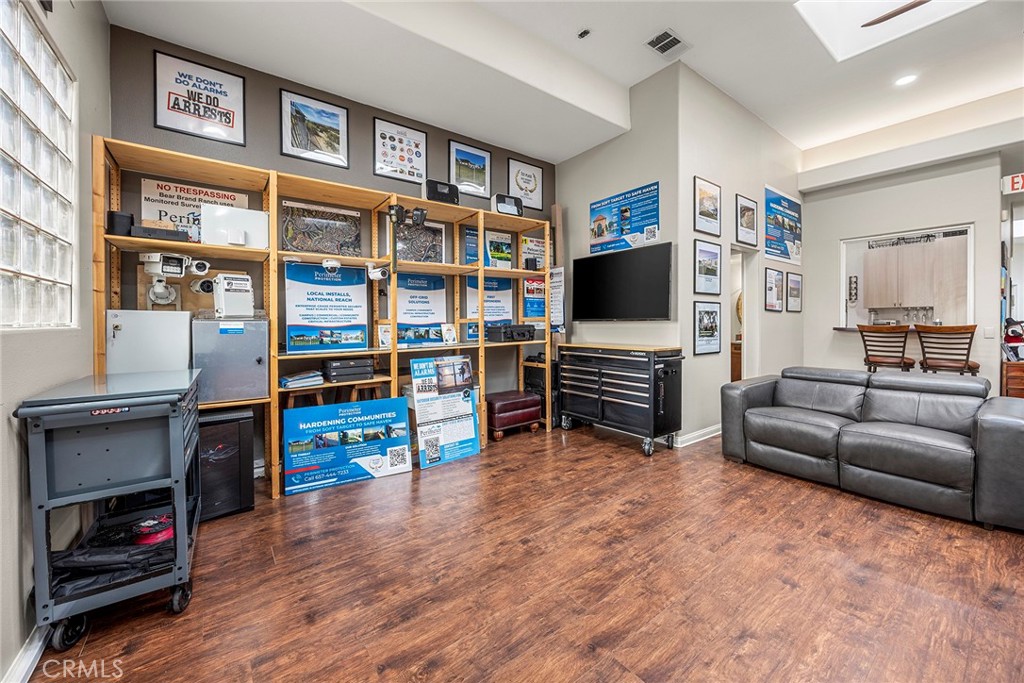 main property photo 16