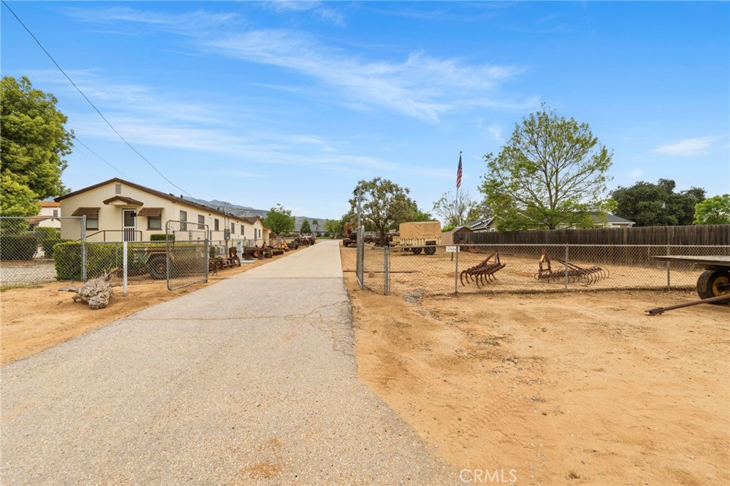 main property photo 13