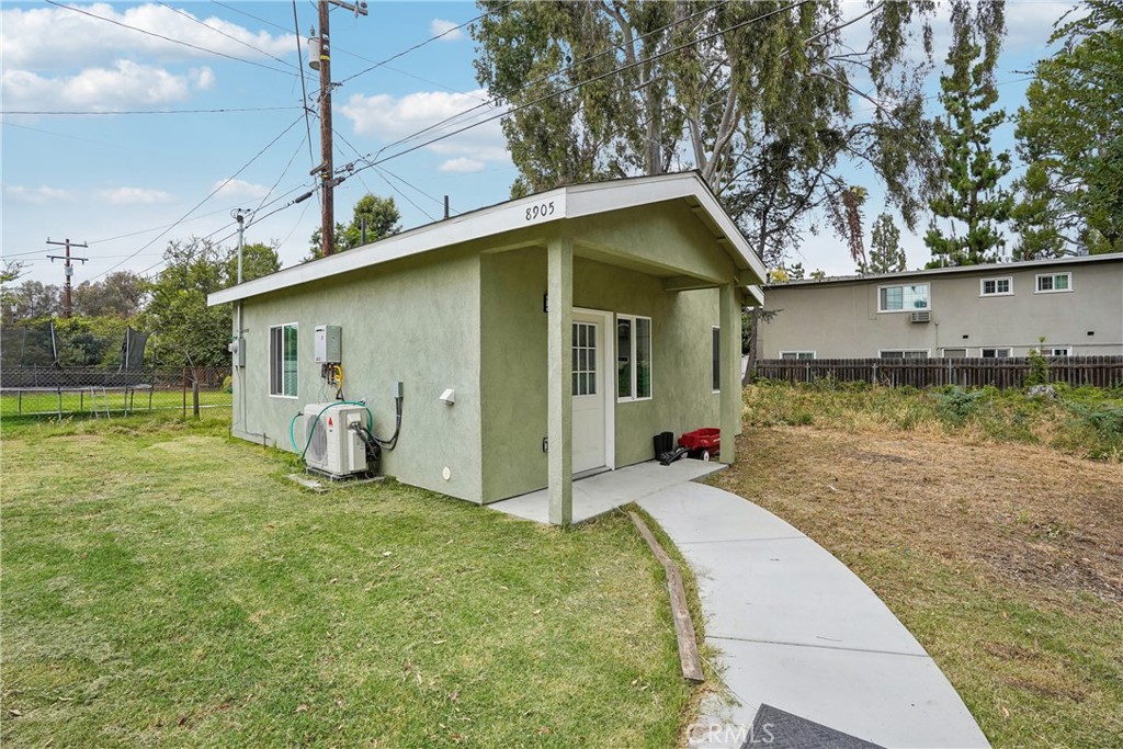 main property photo 11