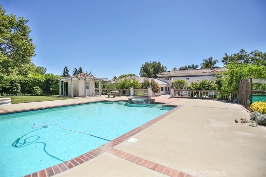 main property photo 14