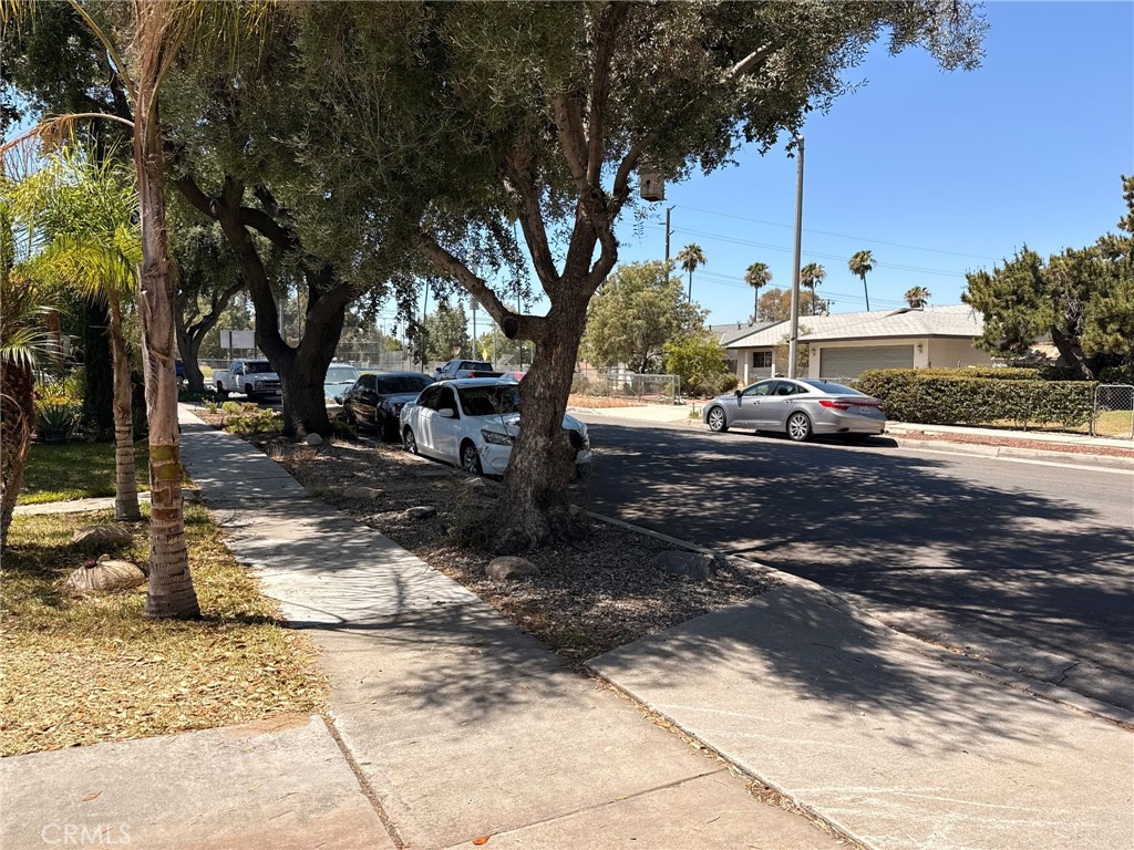 main property photo 17