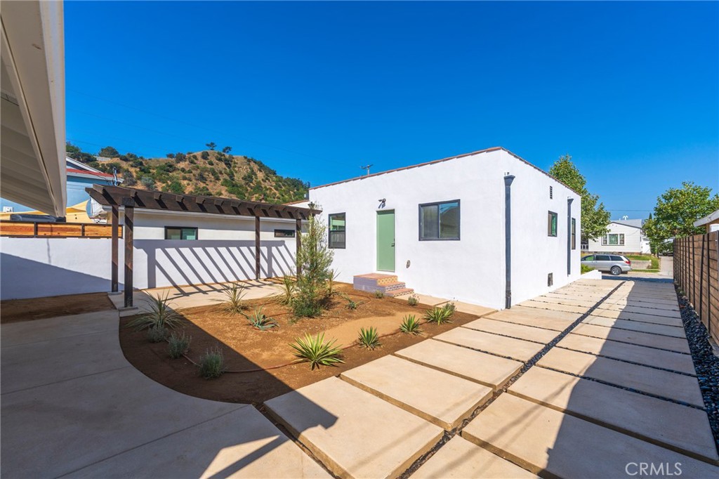 main property photo 17