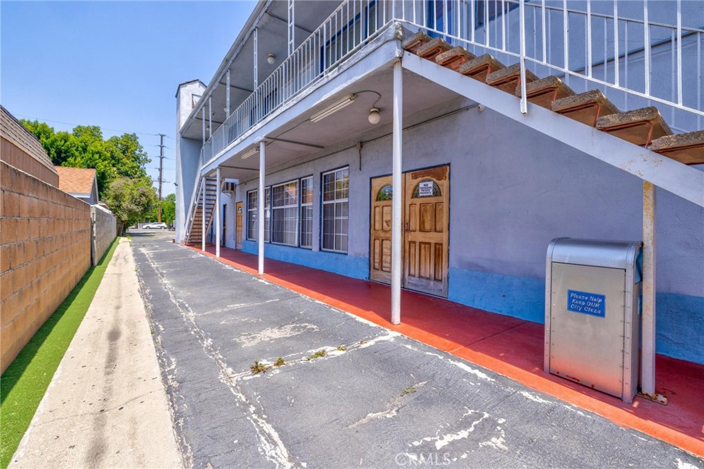 main property photo 9