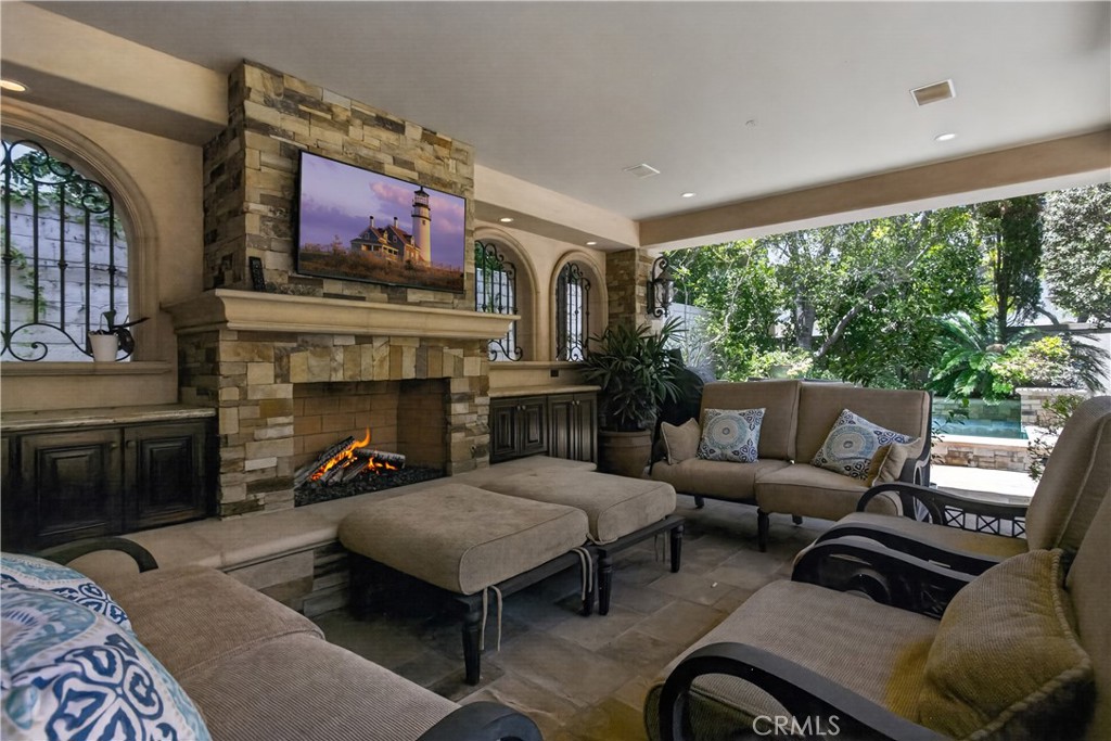 main property photo 74