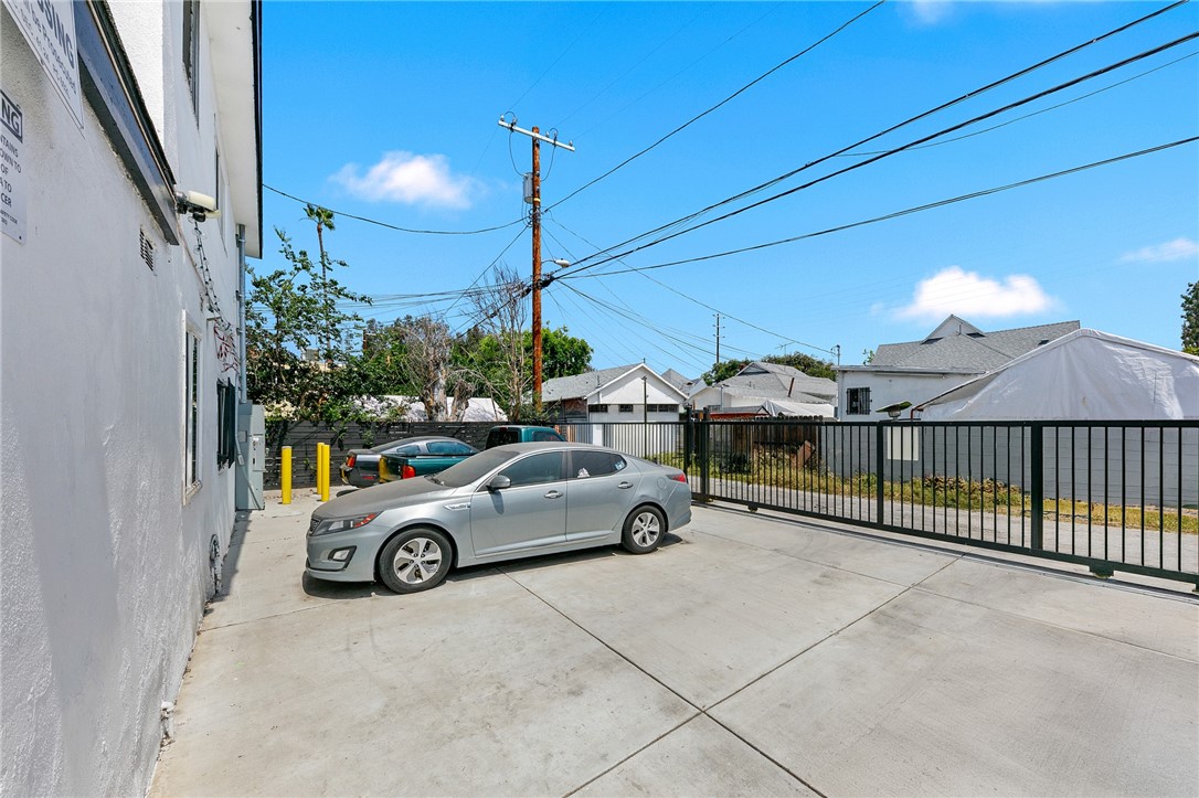 main property photo 5