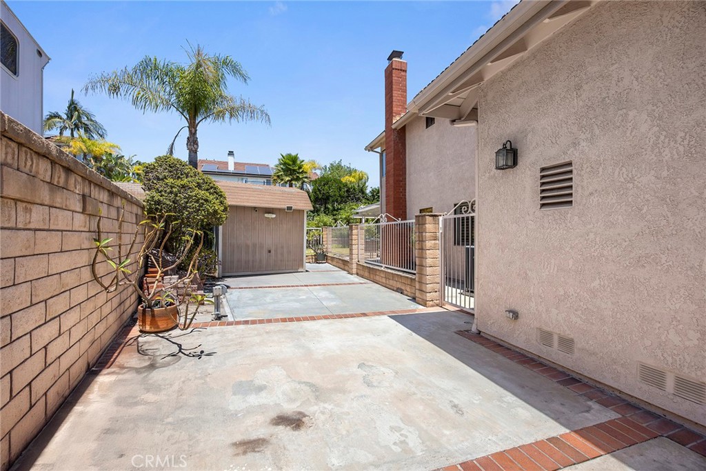 main property photo 45