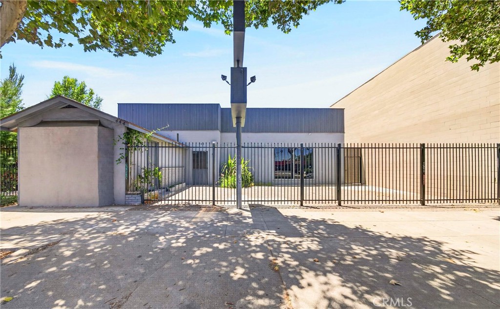 main property photo 11