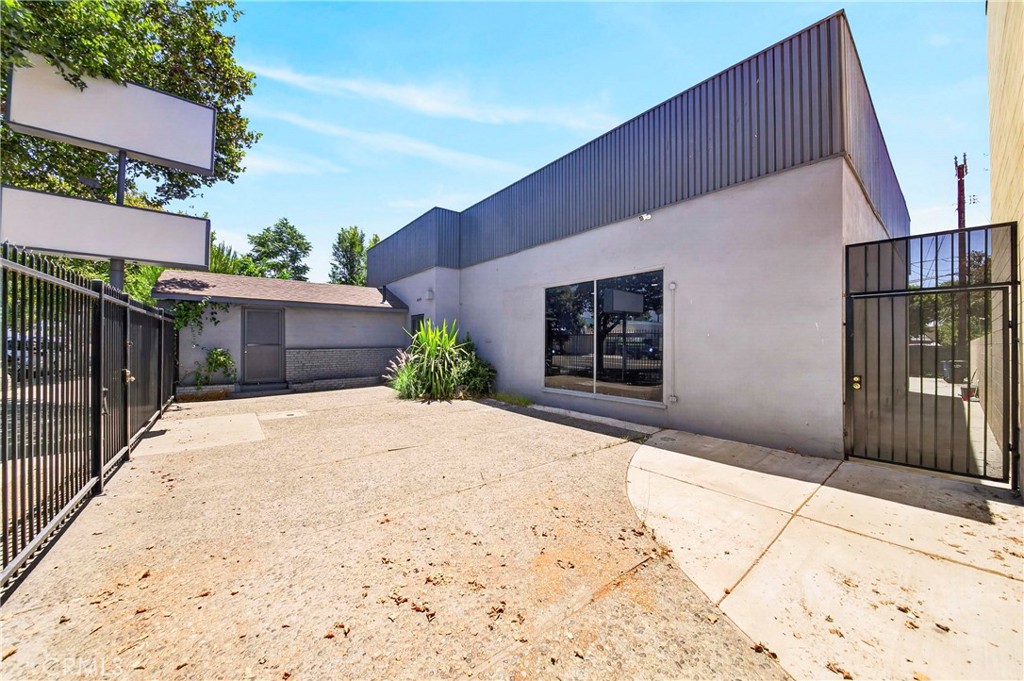 main property photo 9