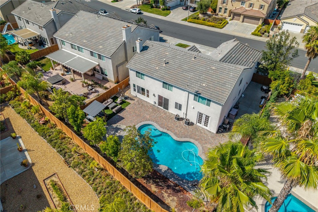 main property photo 40