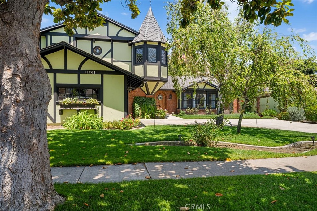 main property photo 6