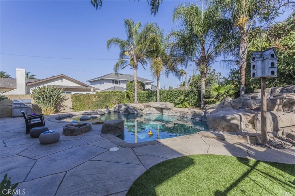 main property photo 16