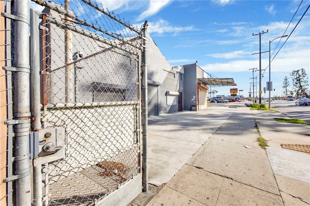main property photo 14