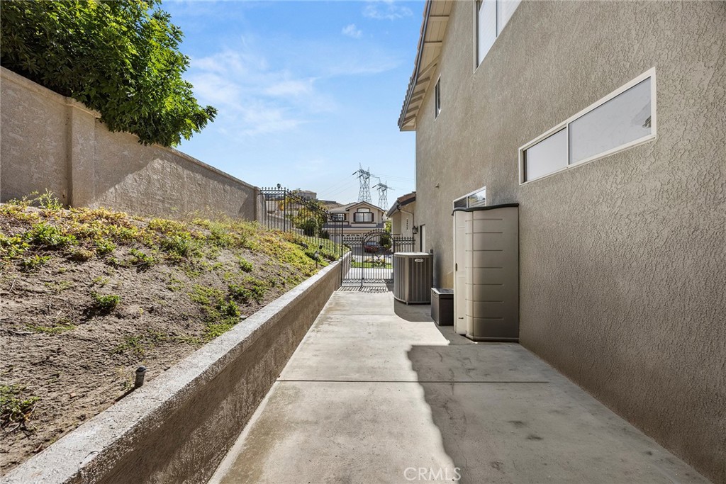 main property photo 45