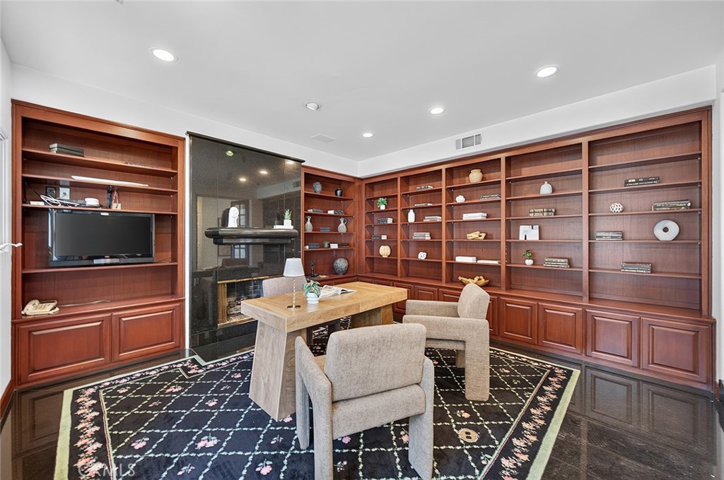 main property photo 67