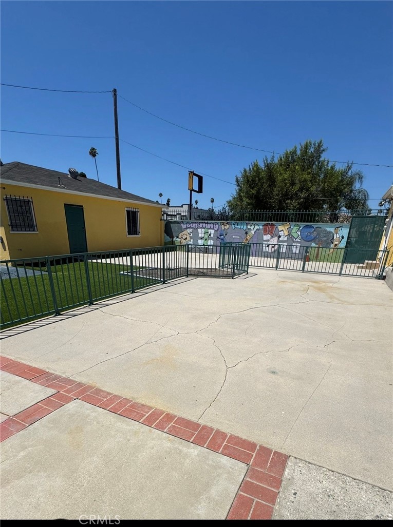 main property photo 9