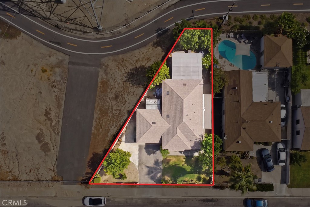 main property photo 17