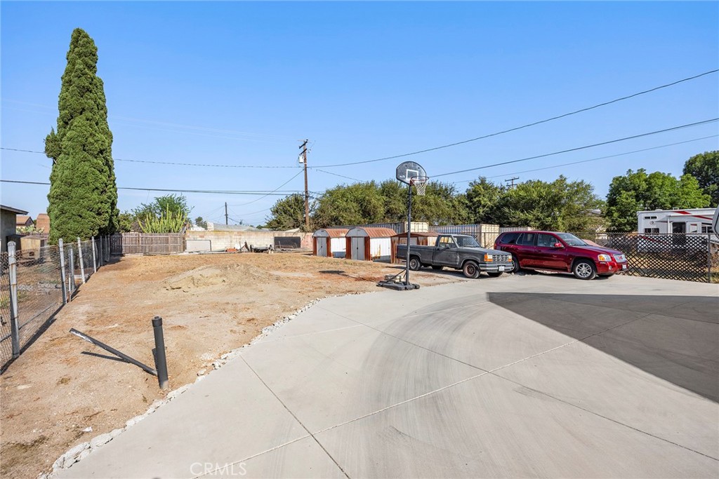 main property photo 16