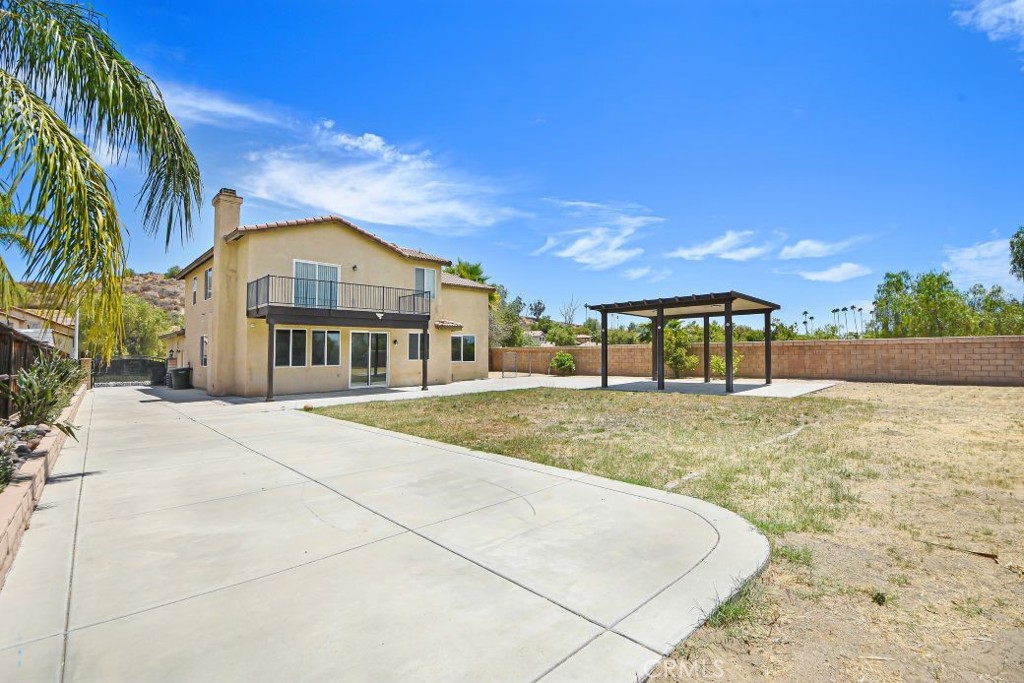 main property photo 6